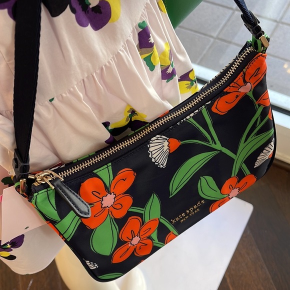 Kate Spade The Litte Better Sam Daisy Vines Small Shoulder Bag
Rich Navy - Picture 3 of 16